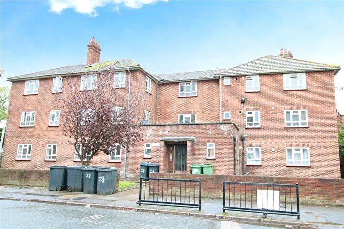 3 Bedroom Flat To Rent In Haydons Road, London, SW19