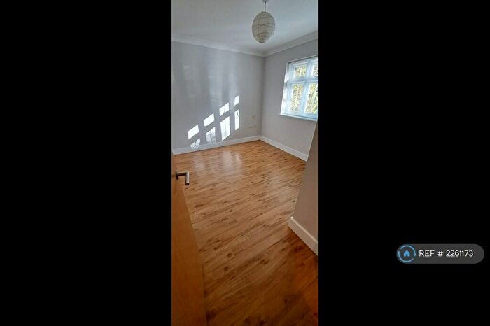 2 Bedroom Flat To Rent In Albemarle Road, Beckenham, BR3