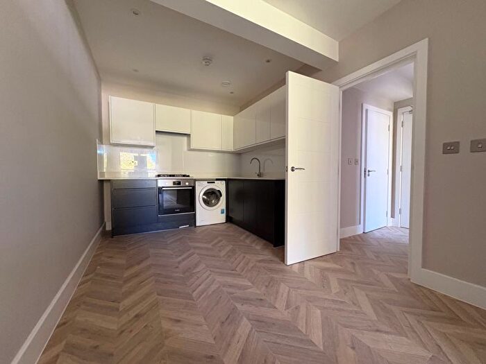 1 Bedroom Flat To Rent In Fishponds Road, Wokingham, RG41