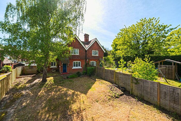 3 Bedroom Semi-detached House For Sale In School Cottages, Mayford Green, Woking, GU22