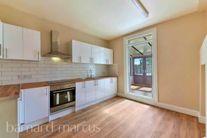 4 Bedroom Property To Rent In Oxford Gardens, London, W4