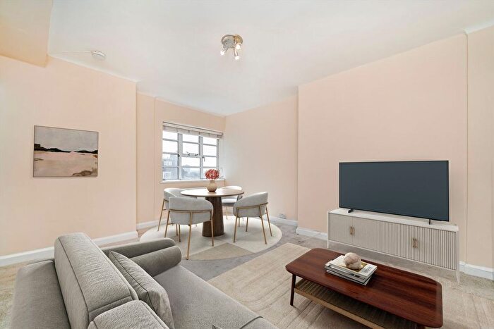 2 Bedroom Flat To Rent In Vicarage Gate, Kensington, W8
