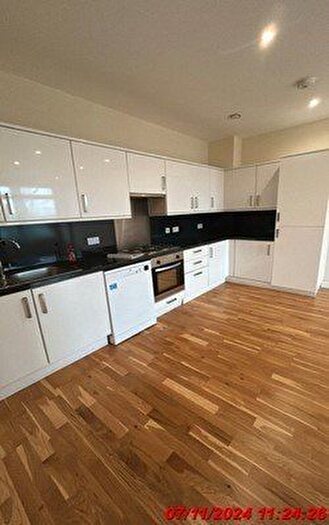 2 Bedroom Flat To Rent In Park Street, Ashford, TN24