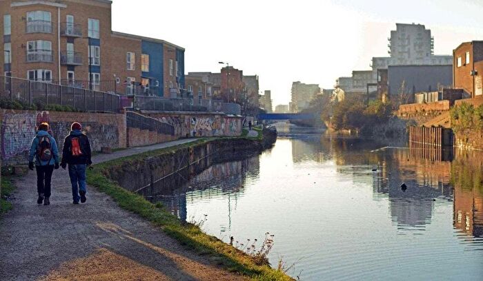 4 Bedroom Maisonette To Rent In Hind Grove, London, E14
