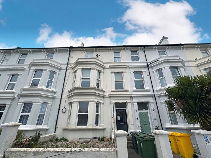 2 Bedroom Flat To Rent In Upperton Gardens, Eastbourne, BN21