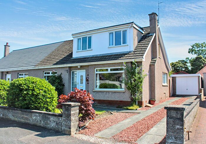 4 Bedroom Semi-Detached House For Sale In Windyhill Avenue, Kincardne, FK10