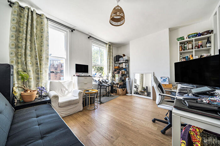 2 Bedroom Flat For Sale In Grafton Road, Kentish Town, Kentish Town, London, NW5