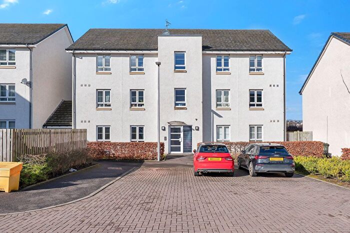2 Bedroom Flat For Sale In / Durie Loan, Burdiehouse, Edinburgh, EH17