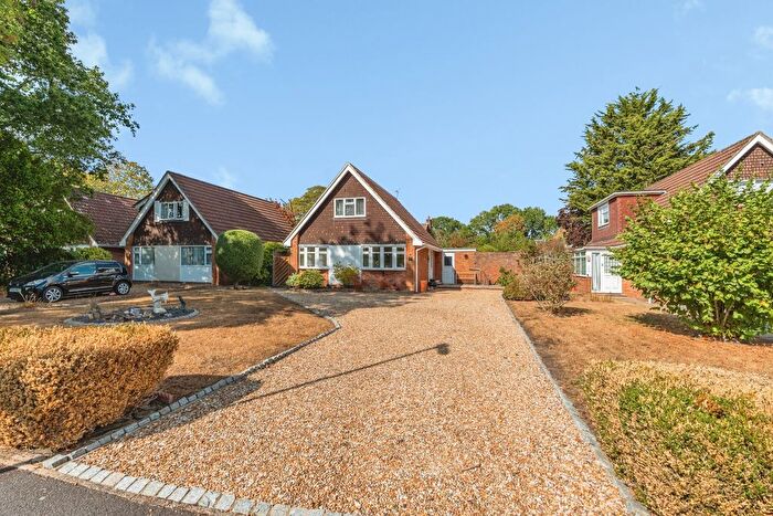 3 Bedroom Bungalow For Sale In Whitewater Rise, Dibden Purlieu, Southampton, Hampshire, SO45