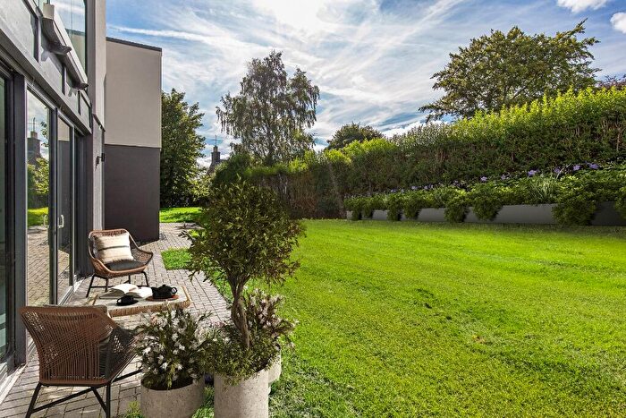 2 Bedroom Apartment For Sale In The Old Bowling Green, McGlashan Garden, Crieff, Perthshire, PH7