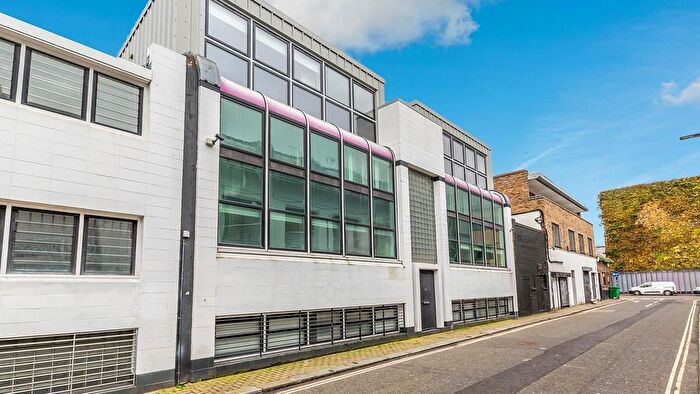 2 Bedroom Maisonette To Rent In Stucley Place, London, NW1