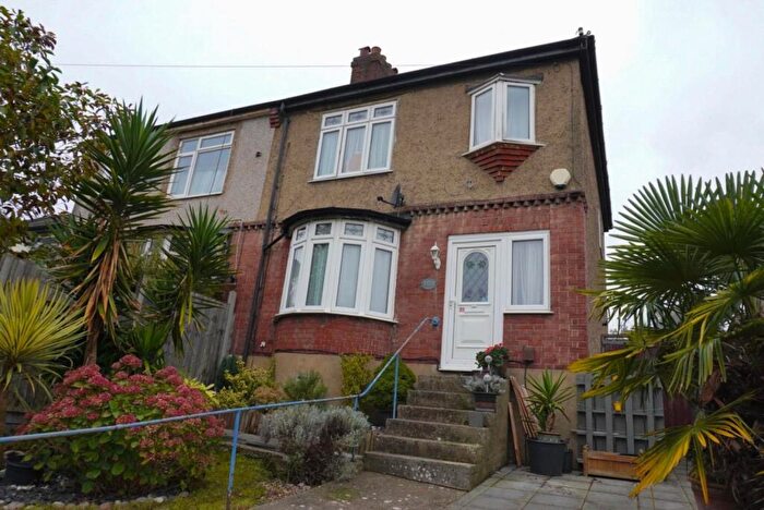 3 Bedroom Semi Detached House For Sale In Heron Hill, Belvedere, Kent, DA17