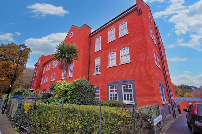 2 Bedroom Apartment To Rent In Albany Gardens, Colchester, Essex, CO2