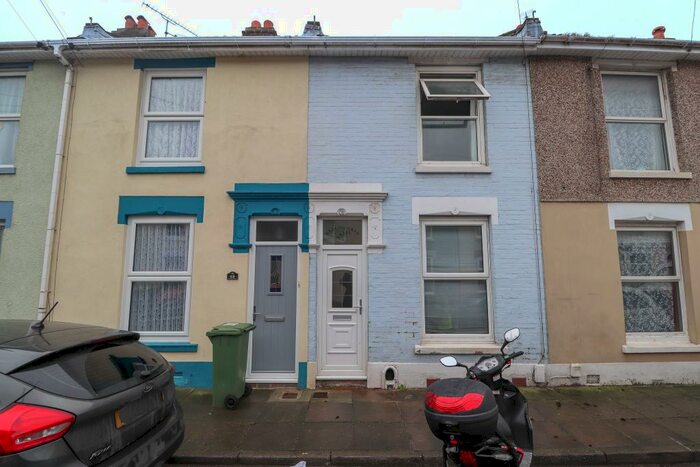 2 Bedroom Terraced House To Rent In Manchester Road, PO1