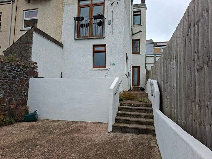 1 Bedroom Flat To Rent In Charles Street, Milford Haven, SA73