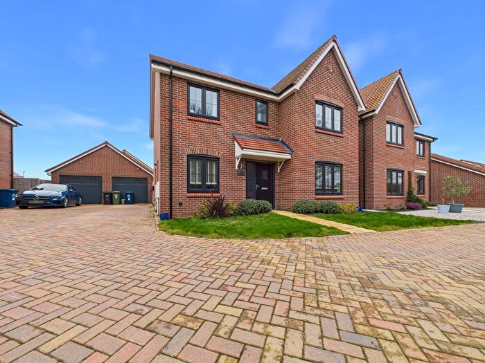 4 Bedroom Detached House For Sale In Evans Mead, Stilton, PE7