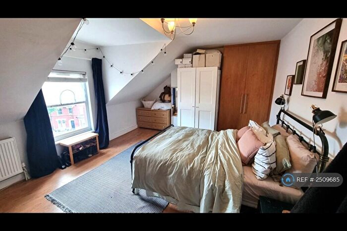 3 Bedroom Maisonette To Rent In Ferme Park Road, London, N4