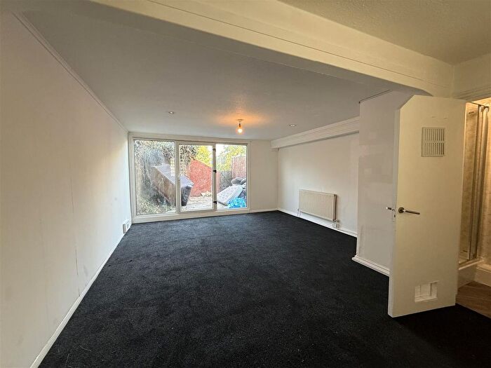 Studio To Rent In Milton Road, Turnpike Lane, N15
