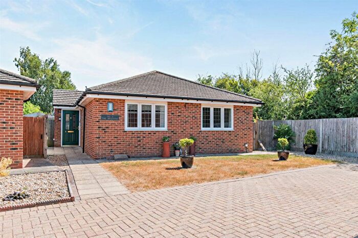 3 Bedroom Detached House For Sale In Orchard Close, Langley, ME17
