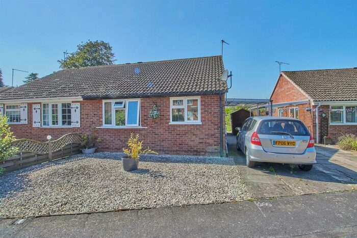 2 Bedroom Semi-Detached Bungalow To Rent In Sycamore Close, Burbage., LE10