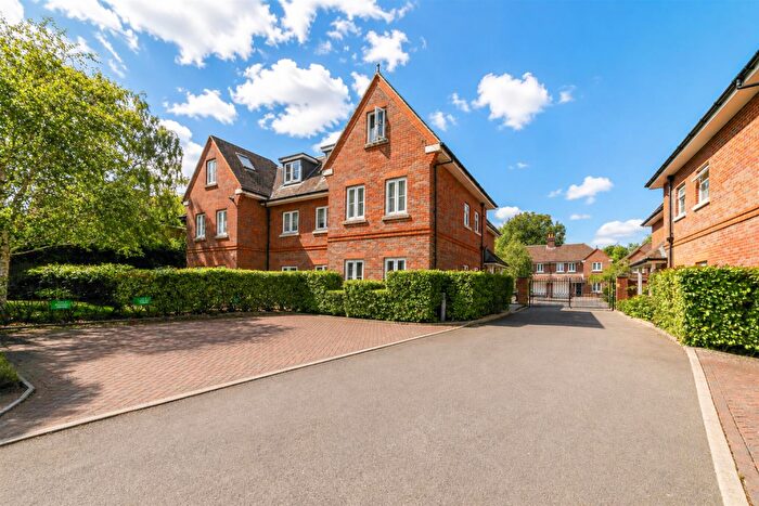 2 Bedroom Apartment For Sale In Hurley Close, Banstead, SM7