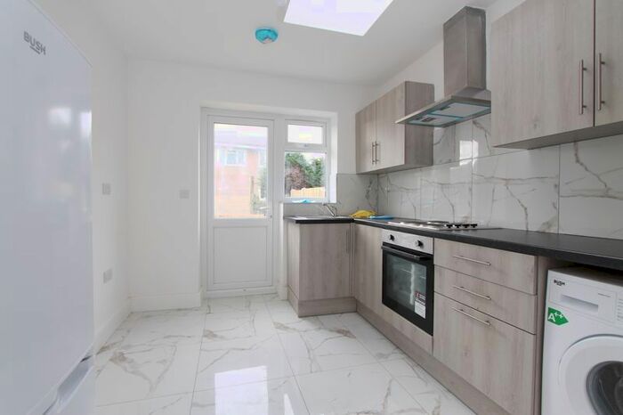 4 Bedroom End Of Terrace House To Rent In Fisher Close, Greenford UB6