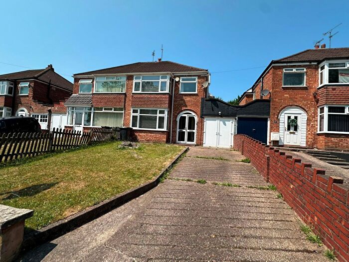 3 Bedroom Property To Rent In Aldersley Road, Wolverhampton, WV6