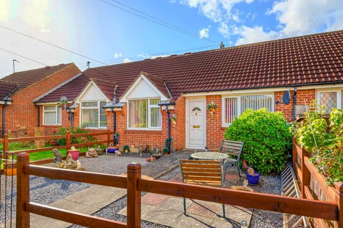 2 Bedroom Bungalow For Sale In Kelcbar Way, Tadcaster, LS24