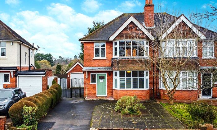 3 Bedroom Semi Detached House For Sale In Kenilworth Avenue, Reading, RG30