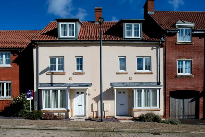 4 Bedroom Terraced House To Rent In Viburnum Road, Hortham Village, Bristol, BS32