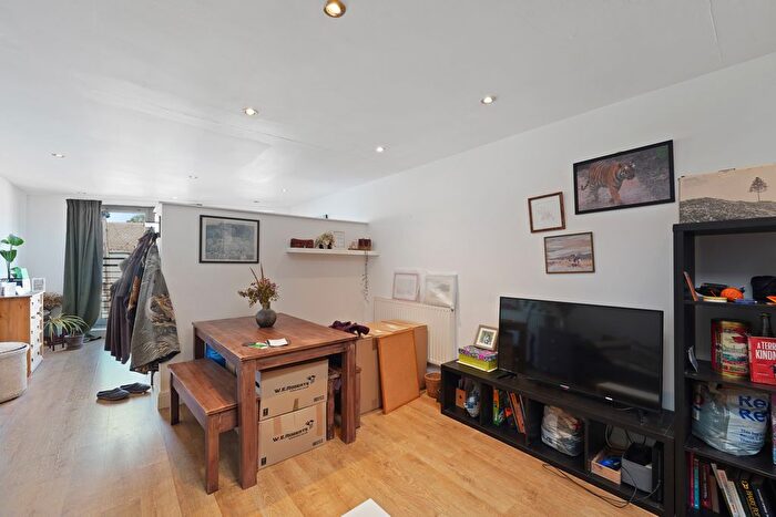 1 Bedroom Flat To Rent In Poplars Court, Poplars Road, London, E17