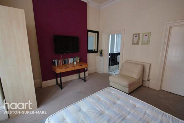 1 Bedroom Flat To Rent In Victoria Square, Weston-super-mare, BS23