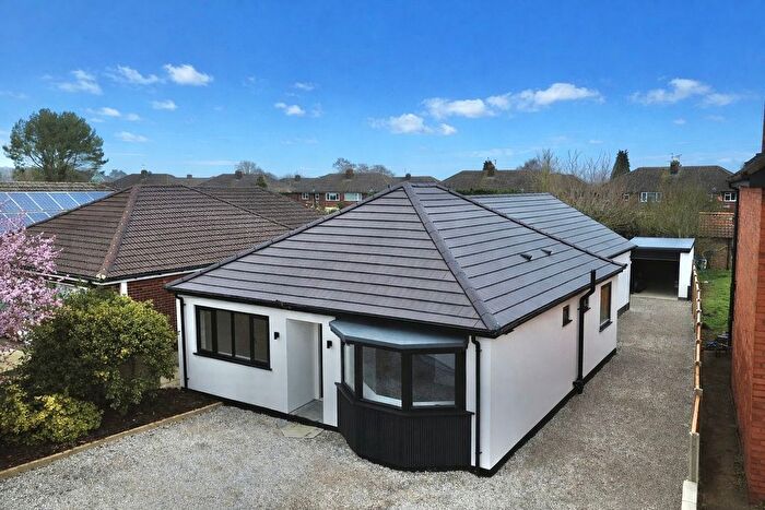 4 Bedroom Bungalow For Sale In Grantham Road, Bracebridge Heath, LN4