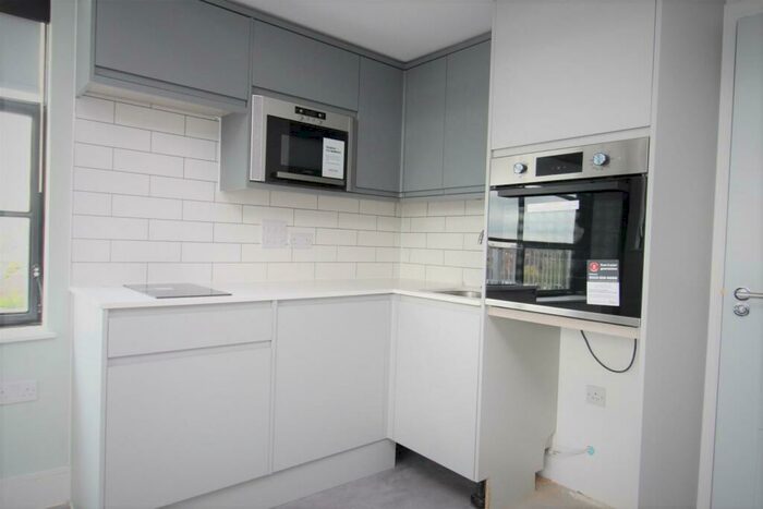 Studio To Rent In Fyfield Road, Enfield, EN1