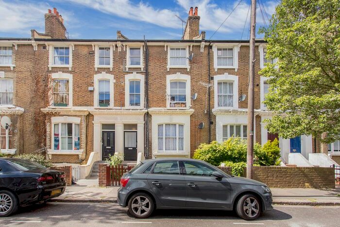 1 Bedroom Flat To Rent In Cathnor Road, London, W12