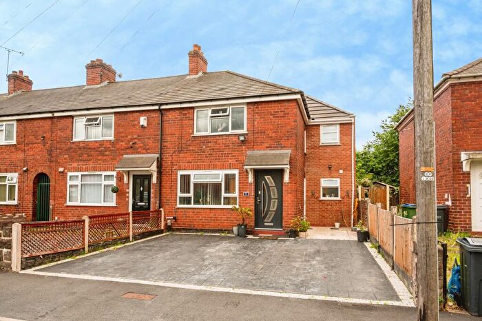 4 Bedroom Semi-Detached House For Sale In Young Street, West Bromwich, B70
