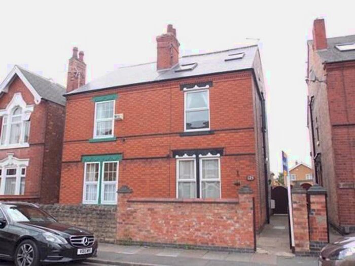 4 Bedroom Semi-Detached House To Rent In William Street, Long Eaton, NG10