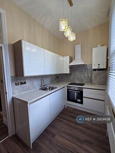 2 Bedroom Flat To Rent In Bedford Court, London, N16