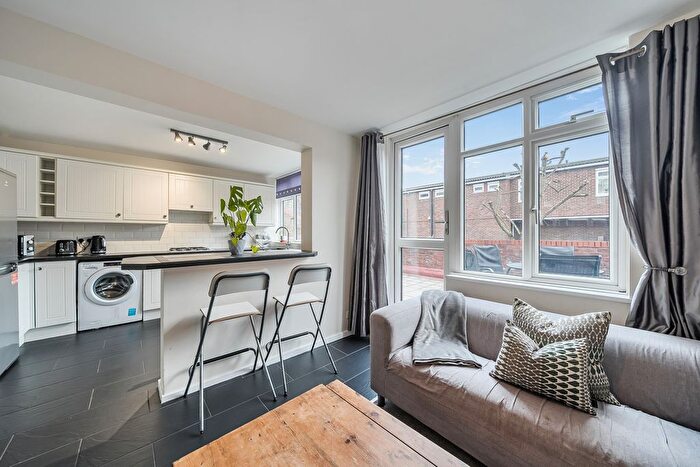 5 Bedroom Flat For Sale In Murfett Close, London, SW19