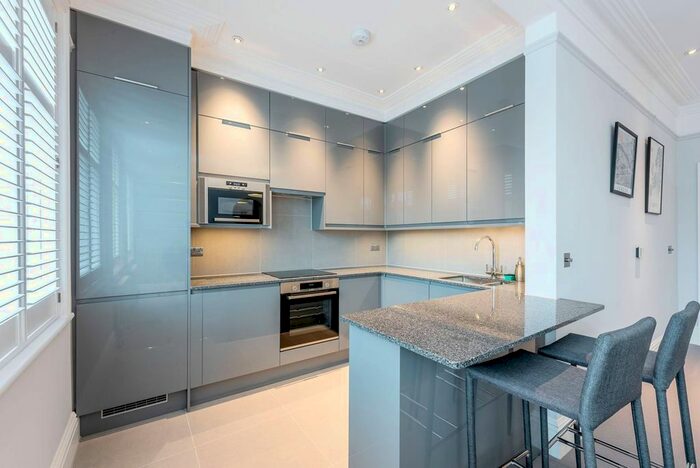 1 Bedroom Flat To Rent In Royal Hospital Road, Chelsea, London, SW3