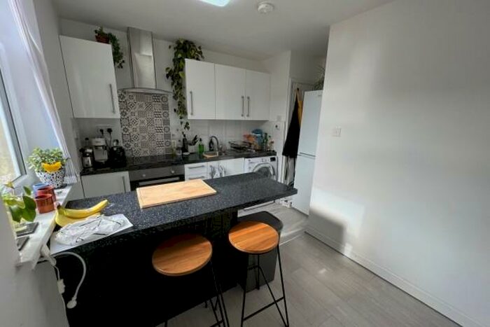 2 Bedroom Flat To Rent In Bertram Street Cardiff, CF24