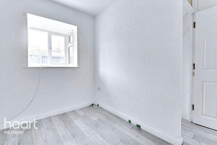 3 Bedroom Semi-Detached House To Rent In Gun Lane, Rochester, ME2