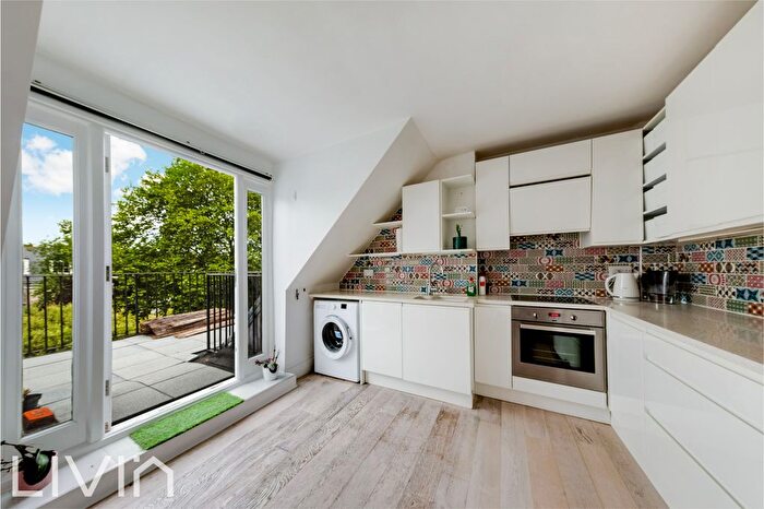 2 Bedroom Flat To Rent In Beech House Road, CR0