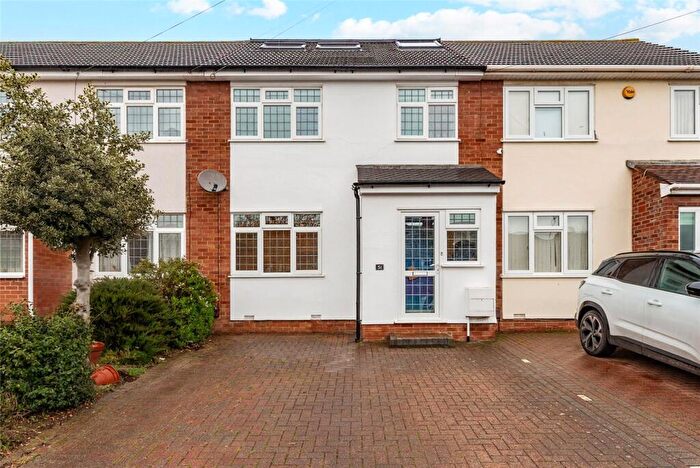 4 Bedroom Terraced House For Sale In Limerick Gardens, Upminster, RM14