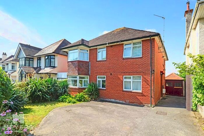 3 Bedroom Flat To Rent In Montague Road, Southbourne, Bournemouth, BH5