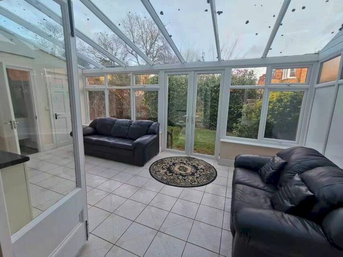 1 Bedroom Flat To Rent In Redbourne Avenue, London, N3