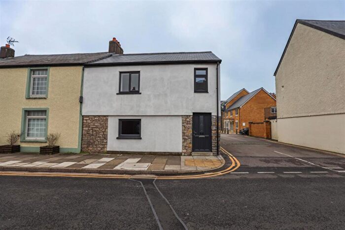 3 Bedroom End Of Terrace House For Sale In Westgate, Cowbridge, Vale Of Glamorgan, CF71