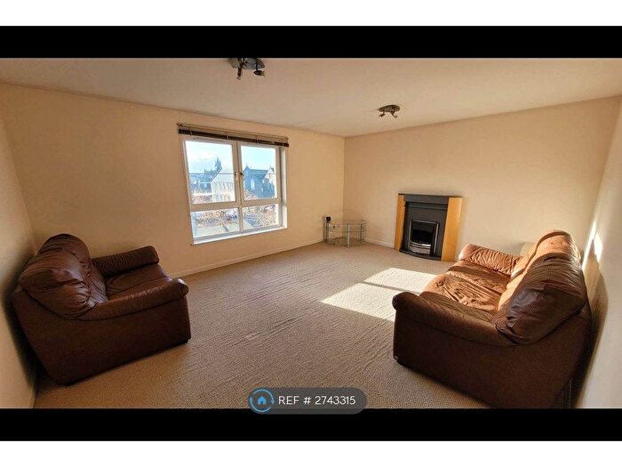 3 Bedroom Flat To Rent In Mary Elmslie Court, Aberdeen, AB24