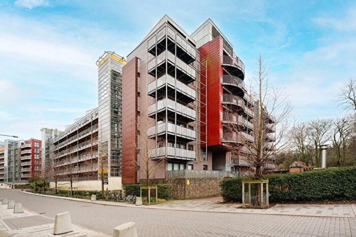 2 Bedroom Flat For Sale In Geoffrey Watling Way, Norwich, NR1