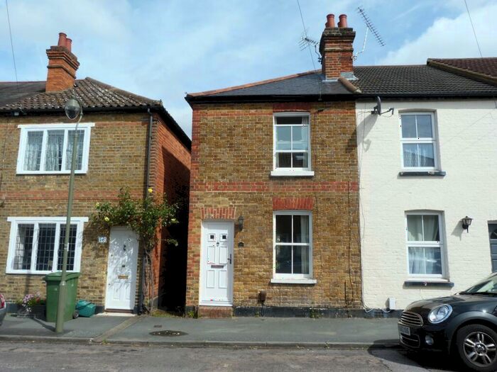 3 Bedroom Cottage To Rent In Radnor Road, Weybridge, KT13